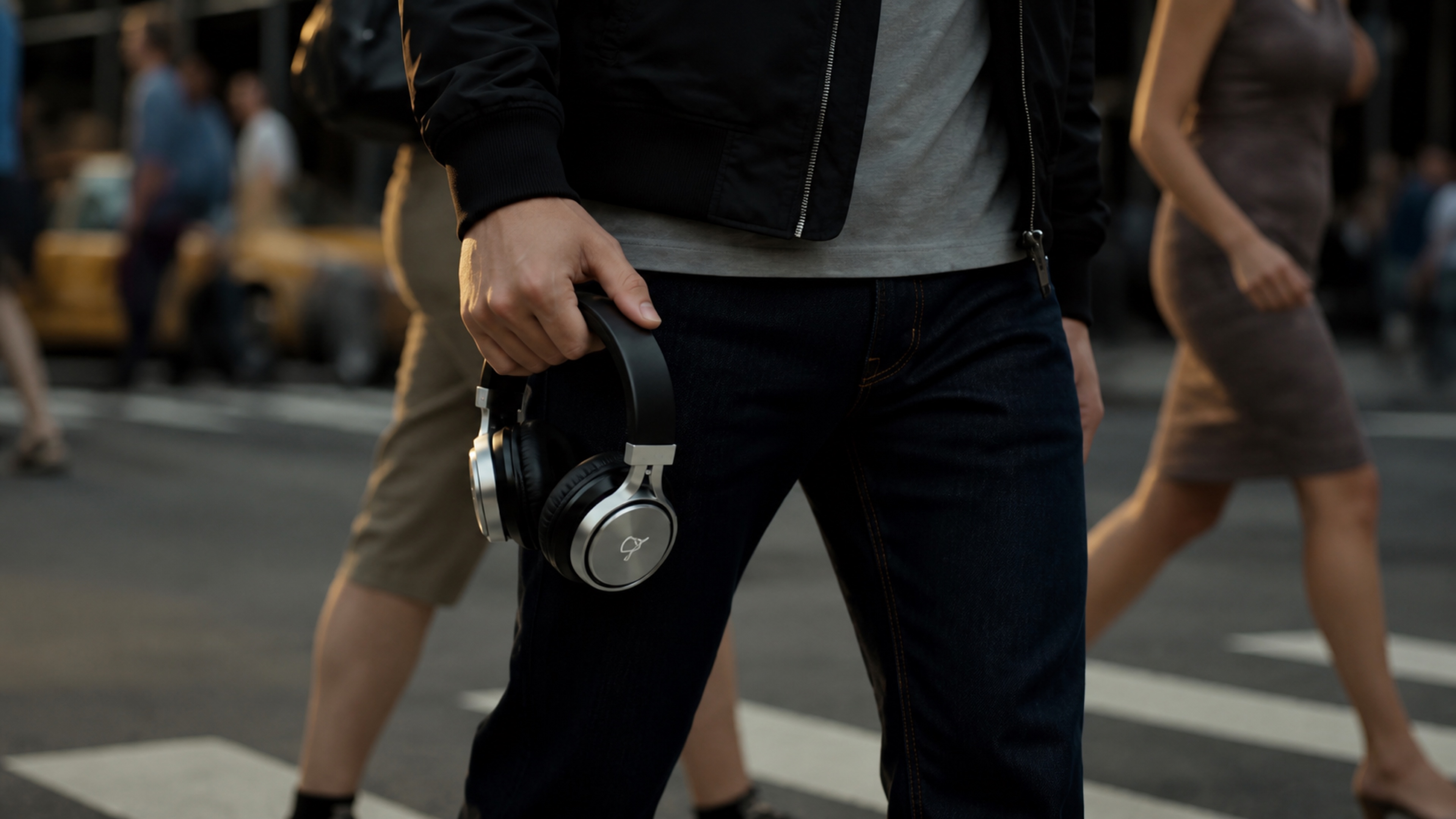 HEADPHONES / FILM — Headphones campaign film